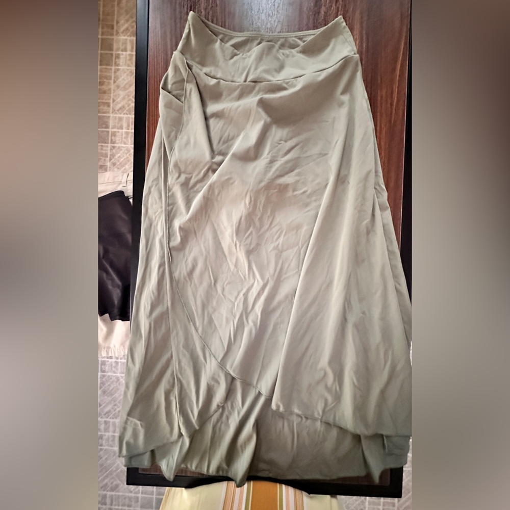 SHEINs Halara look-a-like Sage Green Tulip Maxi Skort (attached shorts) IW-395